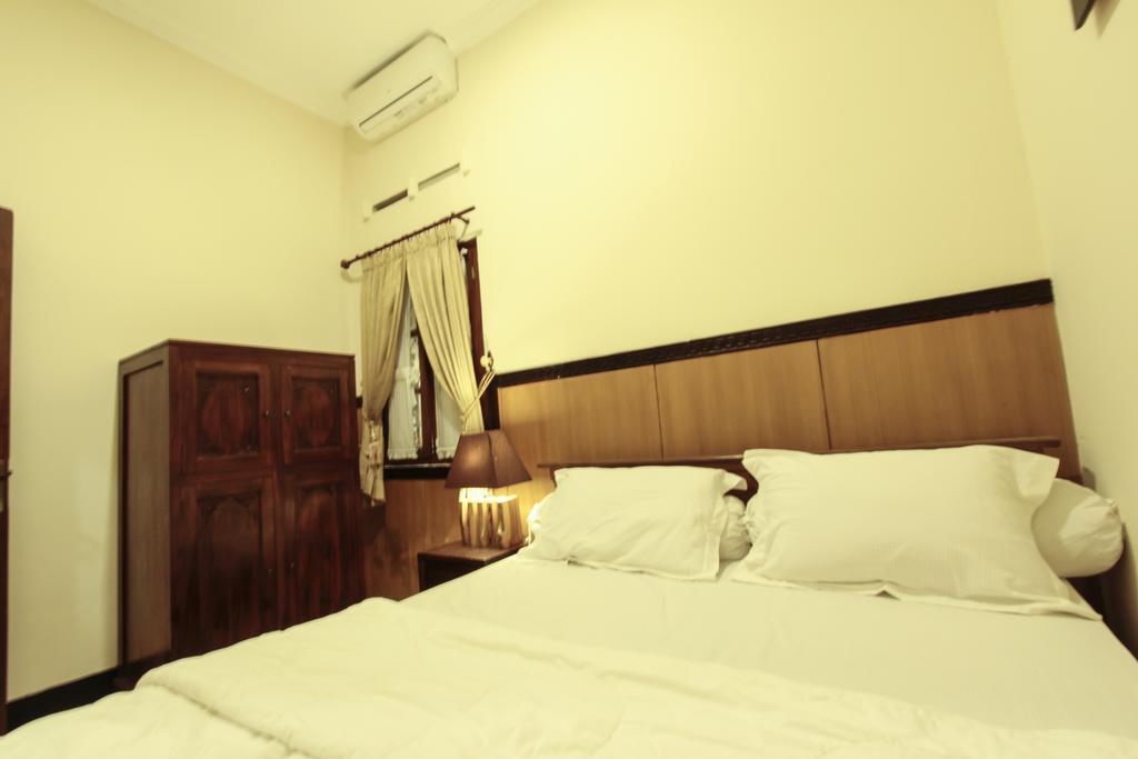 Griya Langen Guesthouse Yogyakarta Exterior foto