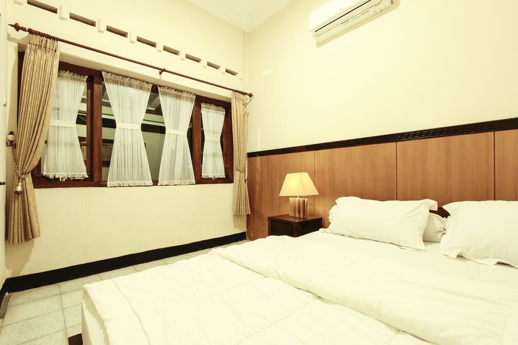 Griya Langen Guesthouse Yogyakarta Exterior foto