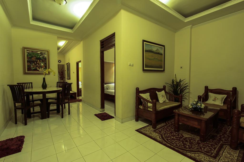 Griya Langen Guesthouse Yogyakarta Exterior foto