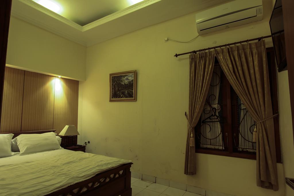 Griya Langen Guesthouse Yogyakarta Exterior foto