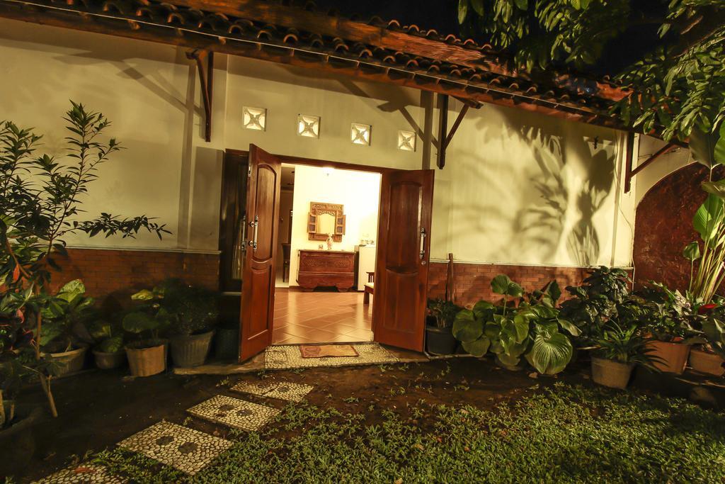 Griya Langen Guesthouse Yogyakarta Exterior foto