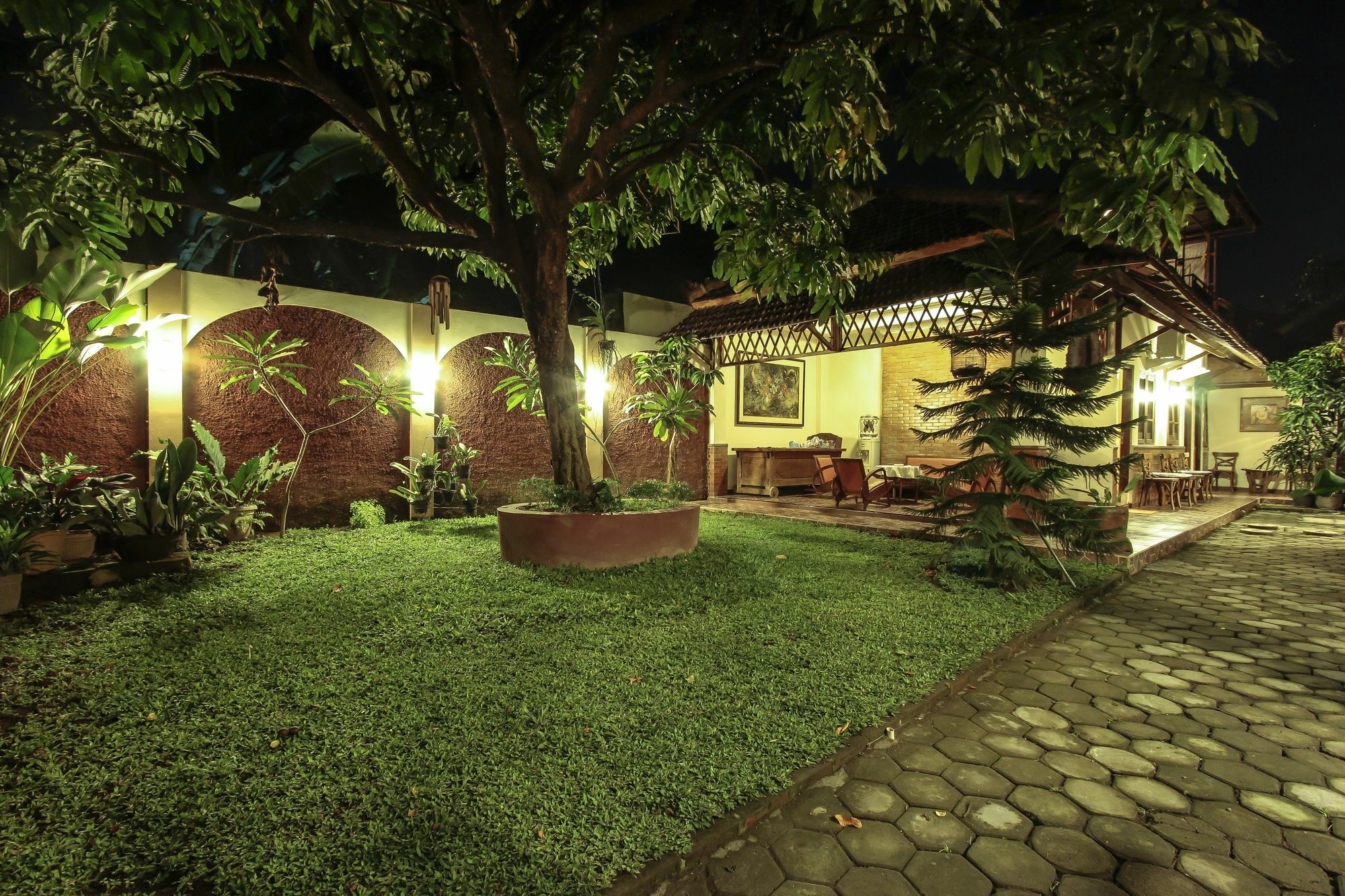 Griya Langen Guesthouse Yogyakarta Exterior foto