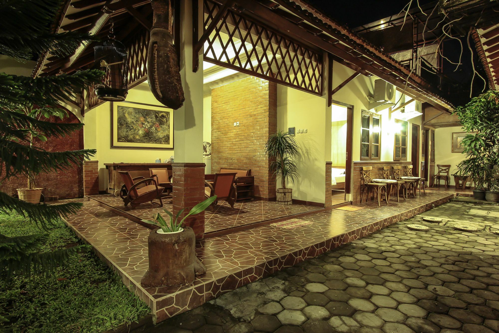 Griya Langen Guesthouse Yogyakarta Exterior foto