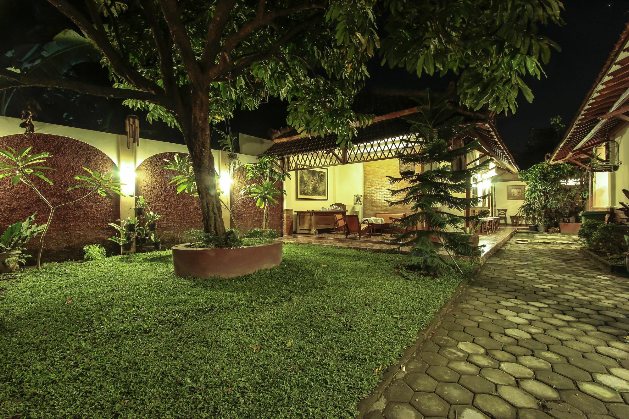 Griya Langen Guesthouse Yogyakarta Exterior foto